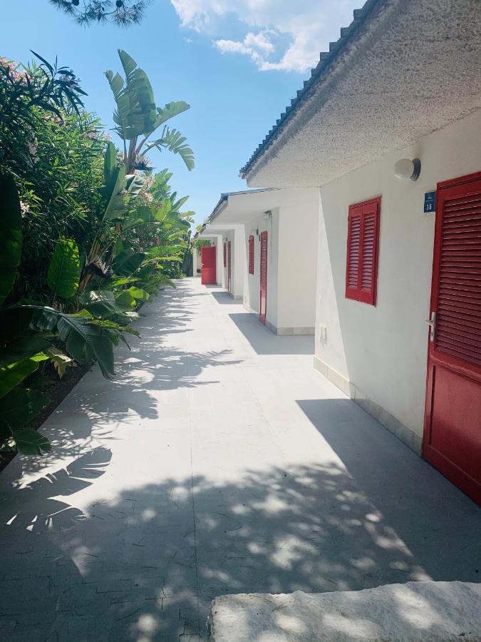 Stanze Al Mare Di Lucia Hotel Fontane Bianche Exterior foto
